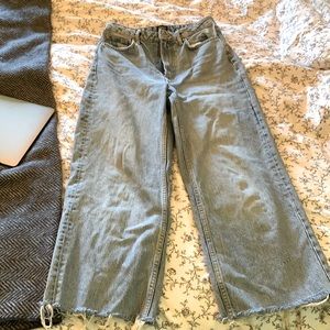 BDG Boyfriend Jeans - size 28